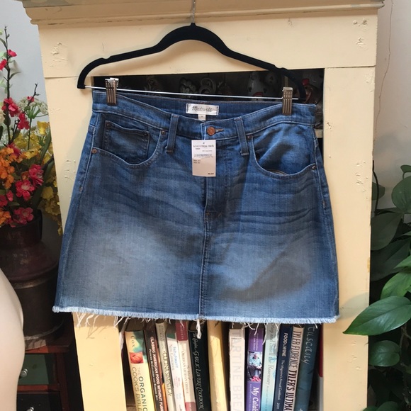 Madewell Denim skirt with raw hem - Picture 2 of 8